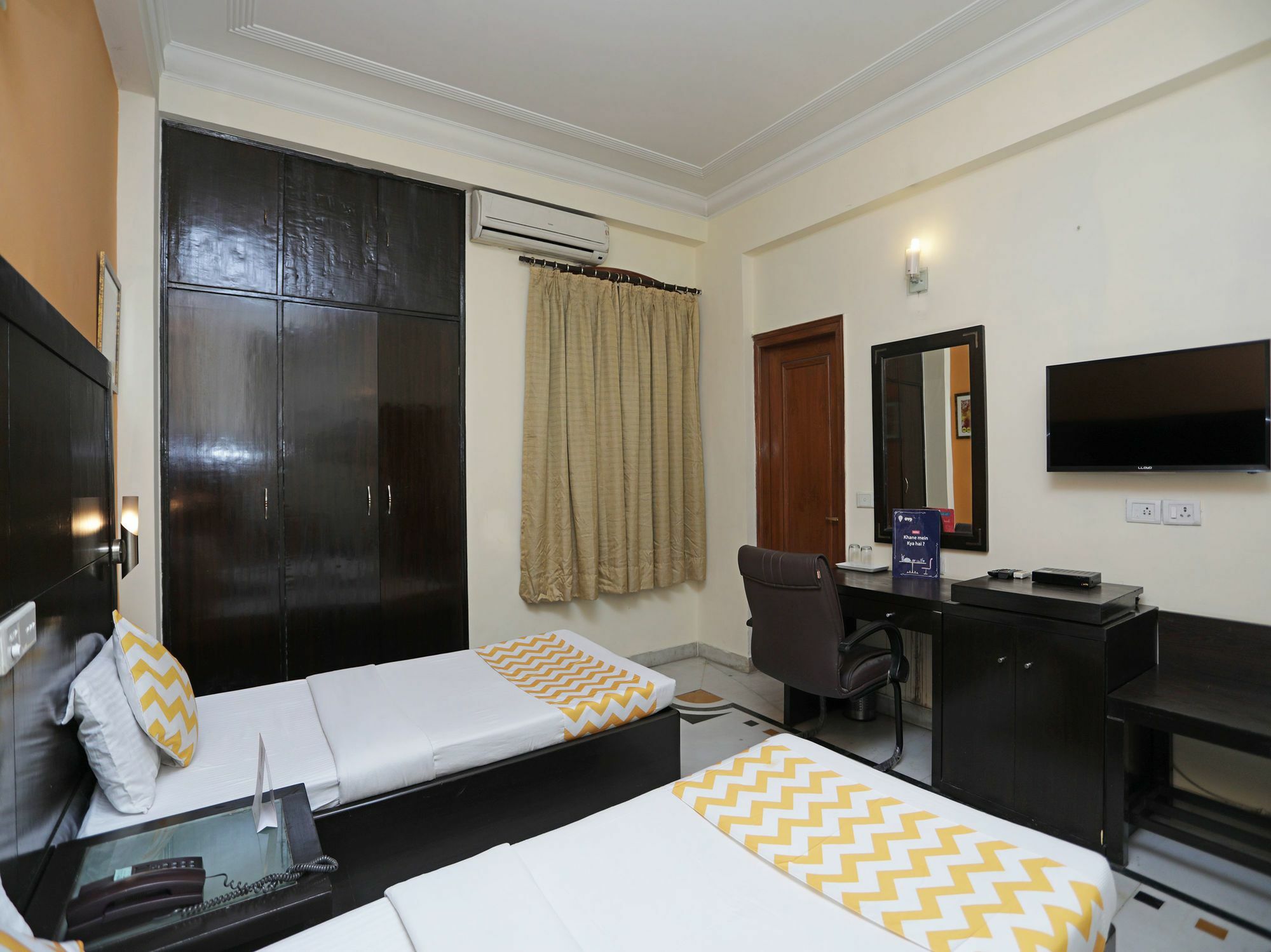Capital O 12075 Hotel Regalia Retreat New Delhi Exterior photo